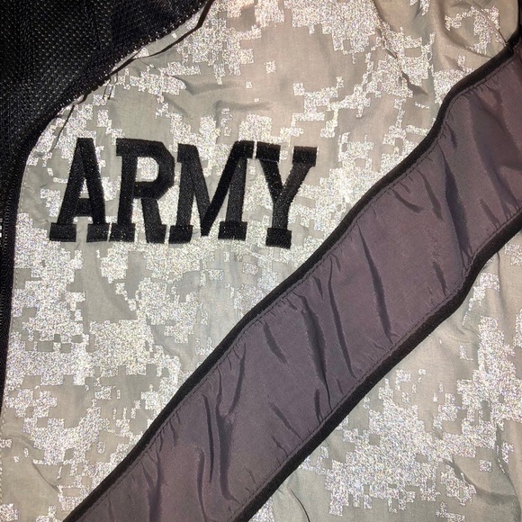 Vintage Army Reflective Windbreaker - Picture 5 of 8